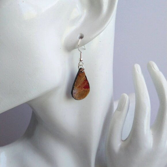 Handmade métal color mix polymer clay earrings. Boucles d'oreilles - Picture 4 of 6